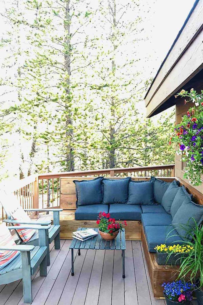 Large Sectional Perfect for Outdoor Hosting #diy #furniture #patio #decorhomeideas