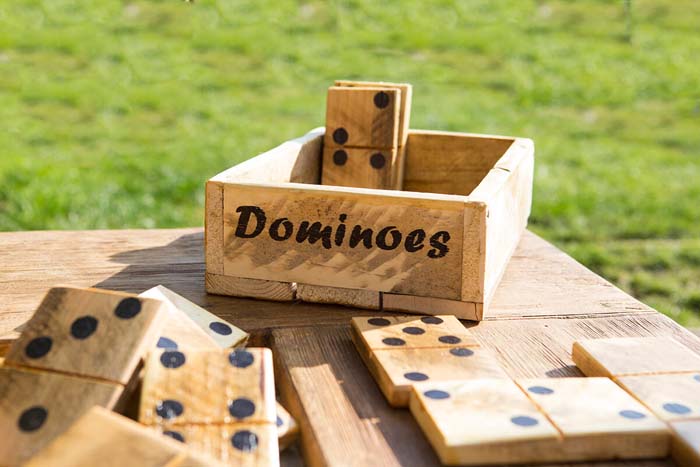 Large Wooden Dominoes Garden Game #diy #pallet #garden #decorhomeideas