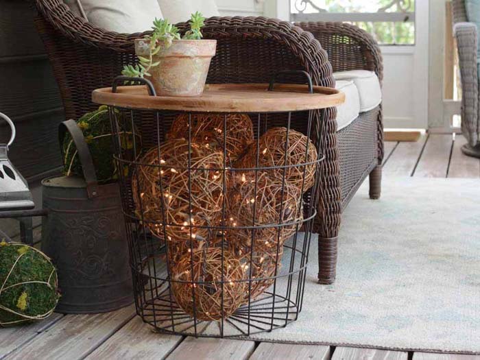 Lighted Grapevine Balls In A Side Table #porch #diy #lights #decorhomeideas