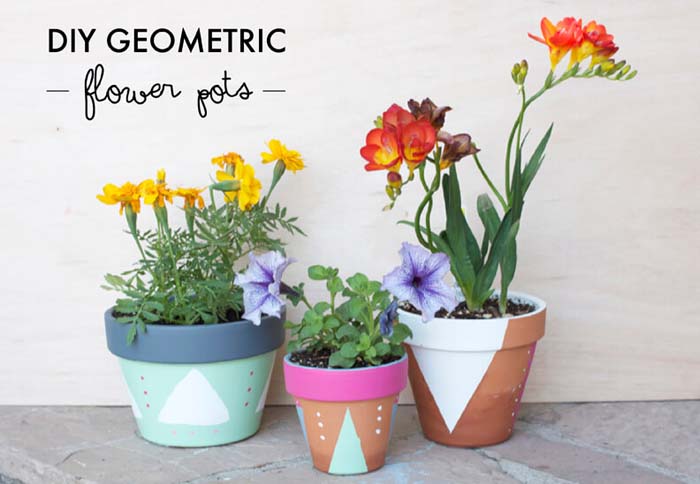 Mod Triangle and Dot Pots #diy #flowerpot #garden #flower #decorhomeideas