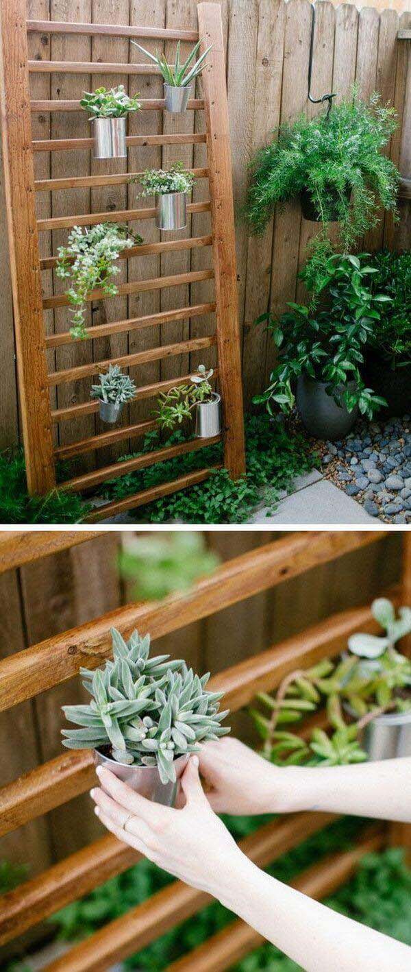 Modern Wooden Planting Wall with Metal Pots #diy #planter #flower #hanging #garden #decorhomeideas