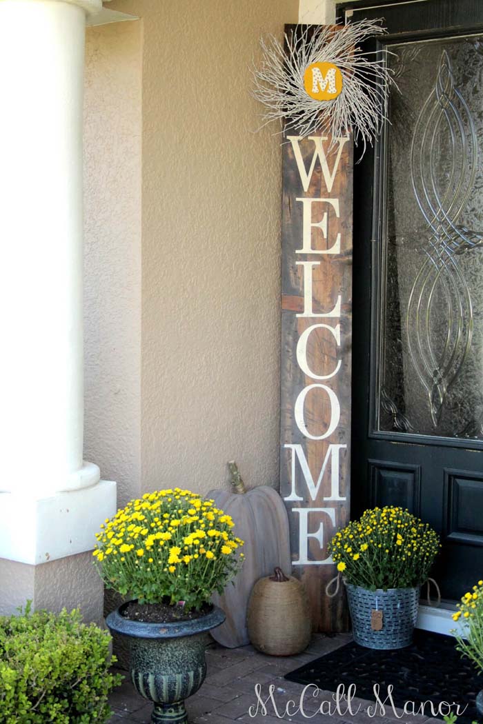 Monogram Wreath Welcome Sign #diy #porch #sign #decorhomeideas