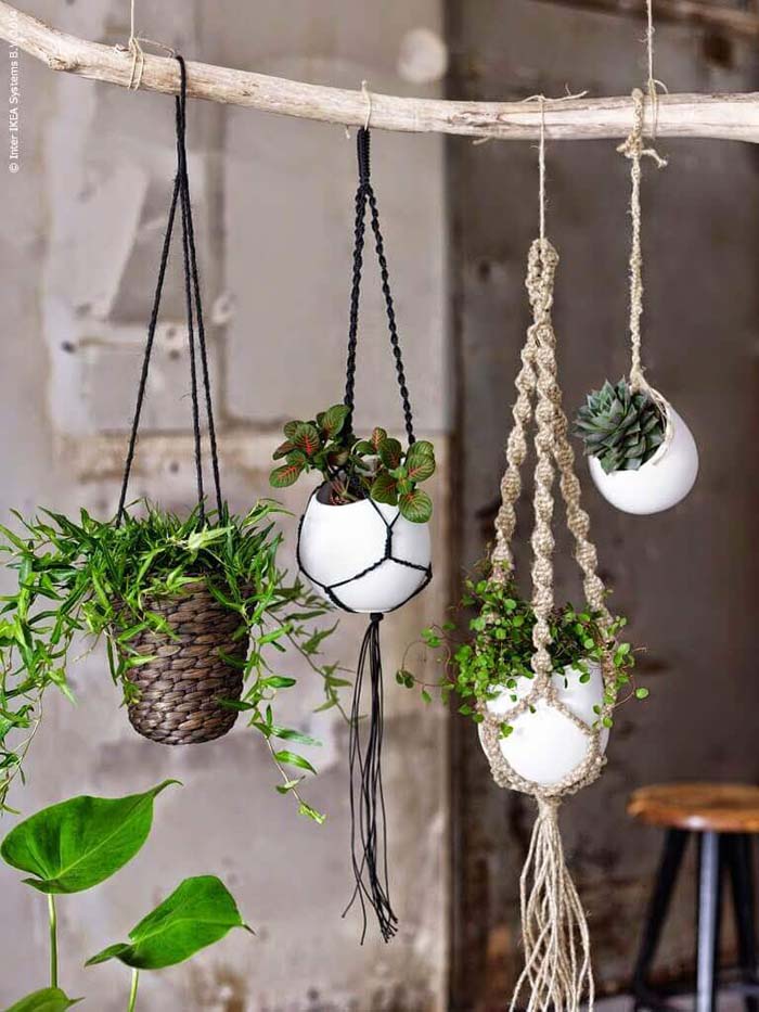 Outdoor Hanging Planter Ideas For Small Spaces #diy #planter #flower #hanging #garden #decorhomeideas