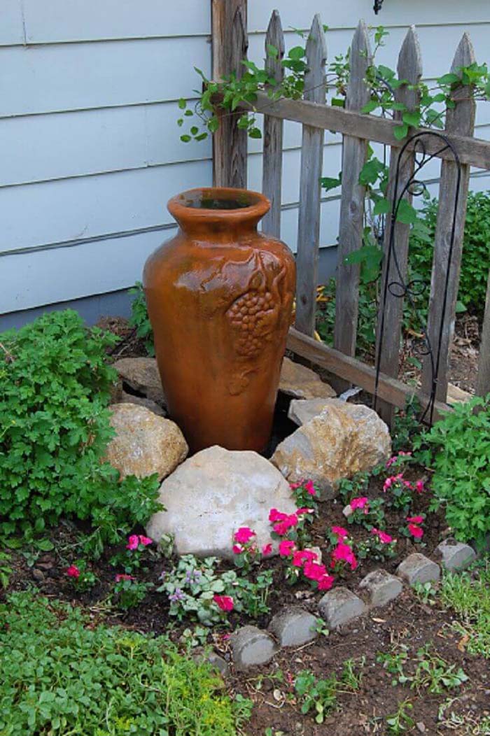 Peaceful and Elegant Ceramic Urn Water Feature #diy #waterfeature #backyard #garden #decorhomeideas