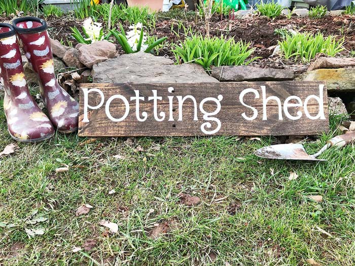 Personalized Outdoor Potting Shed Sign #diy #pallet #garden #decorhomeideas