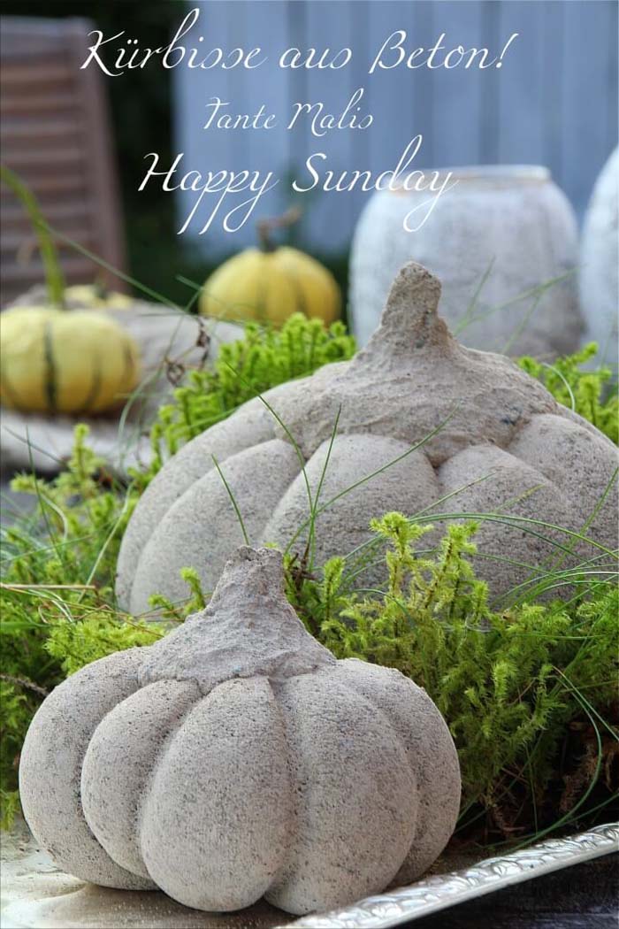 Pumpkin Concrete Garden Globe #diy #concrete #backyard #decorhomeideas