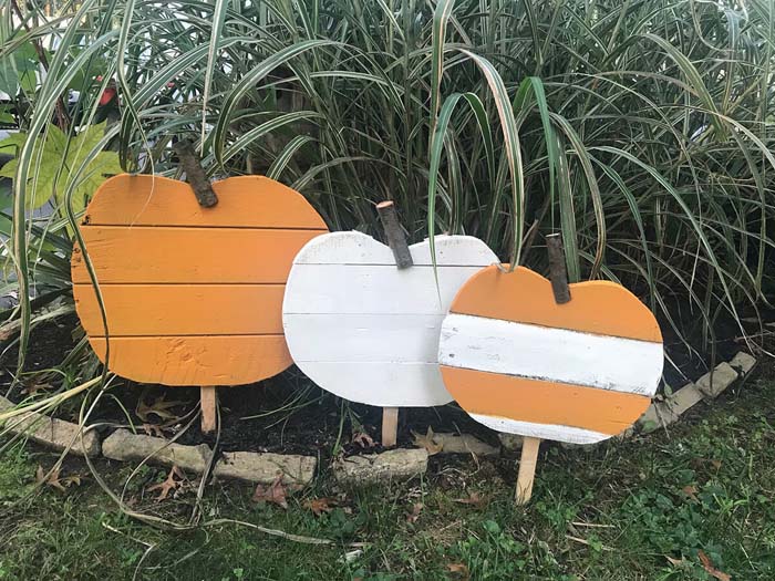 Reclaimed Wooden Halloween Yard Art #diy #pallet #garden #decorhomeideas