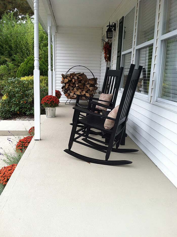 Rocking Chairs Don’t Have to Look Dated #diy #porch #makeover #decorhomeideas