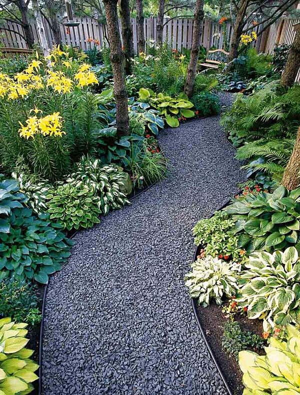 Semi-crushed Gravel For A Clean Effect #diy #pathway #walkway #garden #decorhomeideas