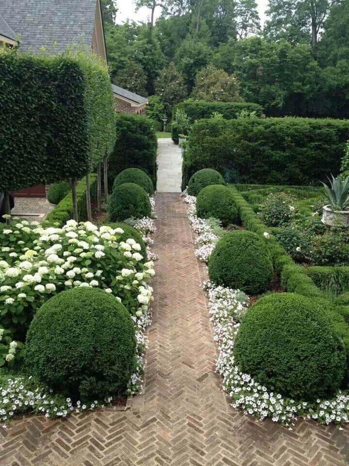 Simple And Neutral Brick Chevron Understatement #diy #pathway #walkway #garden #decorhomeideas