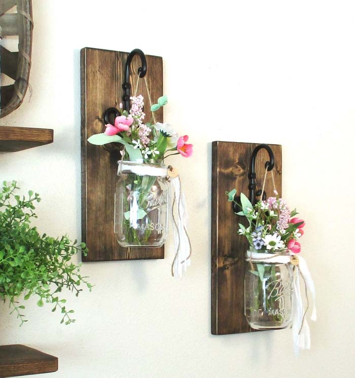 Simply Lovely Mason jar Wall Sconce #farmhouse #summer #decor #decorhomeideas