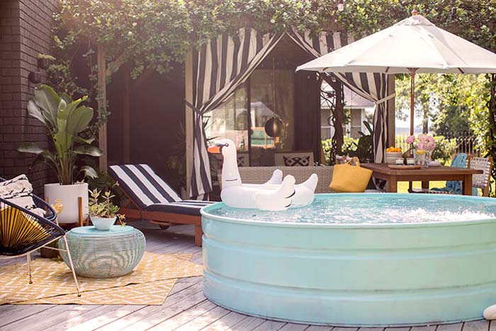 Stock Tank Pool To Stay Cool #diy #backyard #projects #decorhomeideas