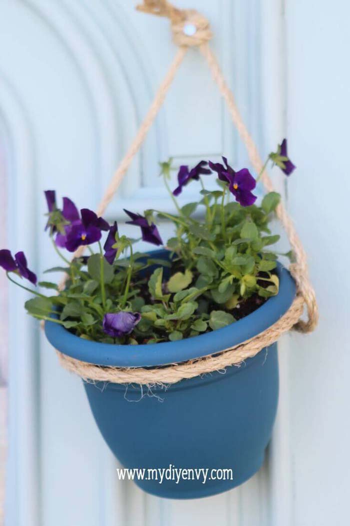 Super Simple Hanging Planter Project #diy #planter #flower #hanging #garden #decorhomeideas