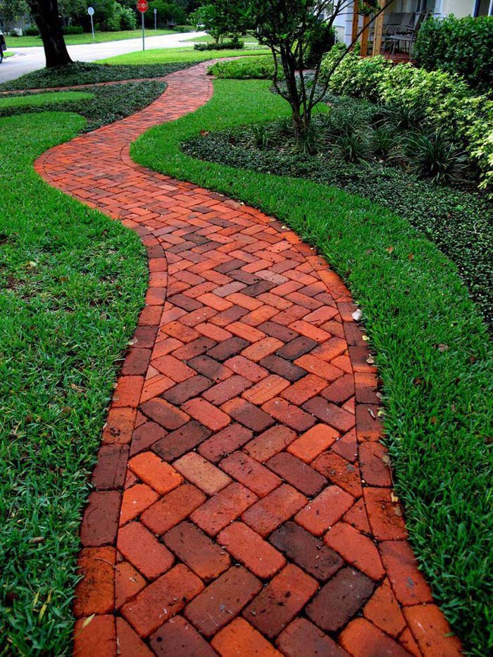 Traditional Red Brick With A Modern Design Twist #diy #pathway #walkway #garden #decorhomeideas