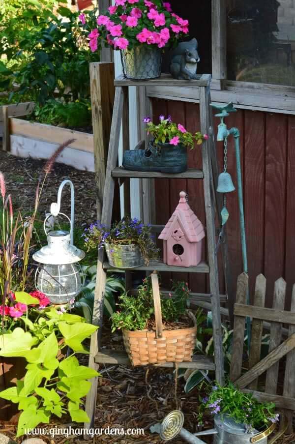 Upcycled Vintage Garden Decor #diy #garden #decor #countryside #decorhomeideas