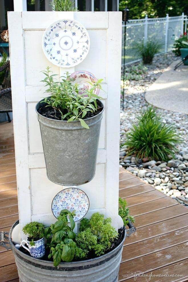 Useful Kitchen Herb Garden #diy #garden #decor #countryside #decorhomeideas