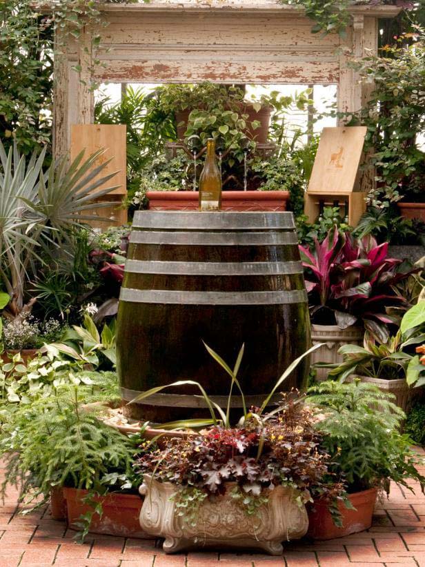 Vineyard Inspired Barrel Fountain #diy #waterfeature #backyard #garden #decorhomeideas