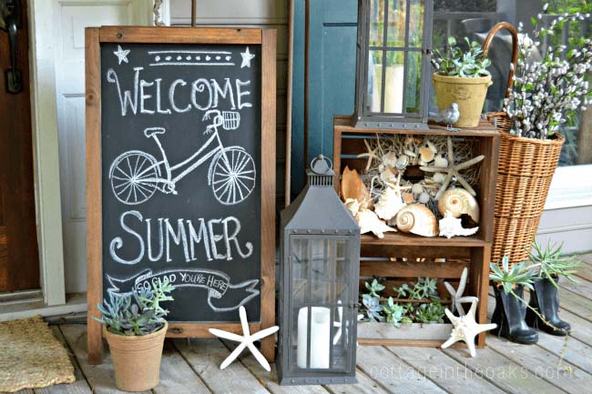 Whimsical Summertime Seashore Porch Decor #porch #summer #decor #decorhomeideas