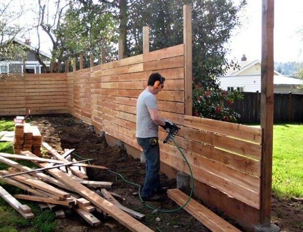 Wide Wooden Plank DIY Fence #farmhouse #summer #decor #decorhomeideas