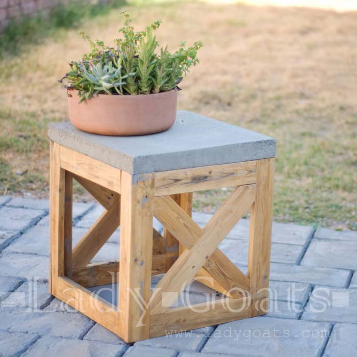 X Marks the Spot Square End Table #diy #furniture #patio #decorhomeideas