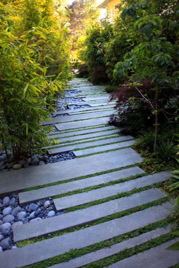 You Can Even Use Concrete Strips as Stepping Stones #steppingstones #garden #backyard #pathway #decorhomeideas