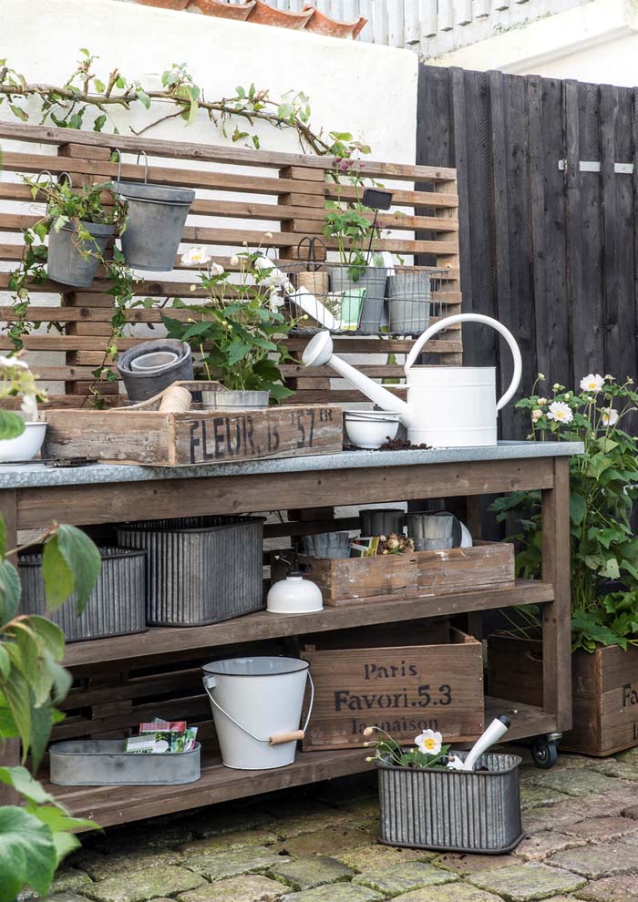 Your Favorite Corner of the Garden #diy #potting #bench #garden #decorhomeideas