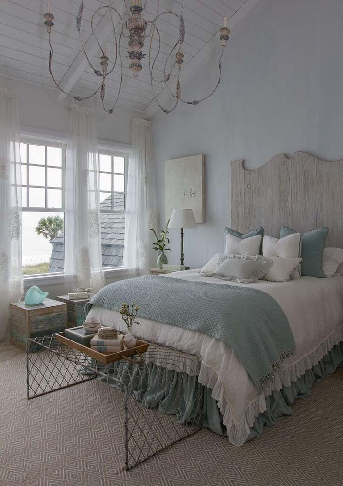 Beach and Coastal Decorating Ideas for the Bedroom #beach #coastal #decoration #decorhomeideas