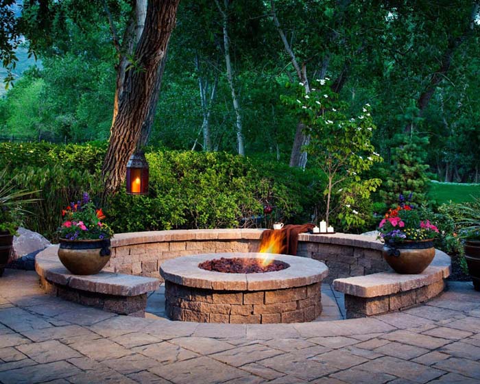 Beautiful and Cozy Fire Pit #diy #round #firepit #decorhomeideas