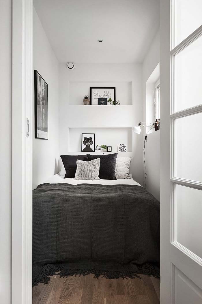 A Bed-Sized Room with a Few Shelves #bedroom #small #design #decorhomeideas