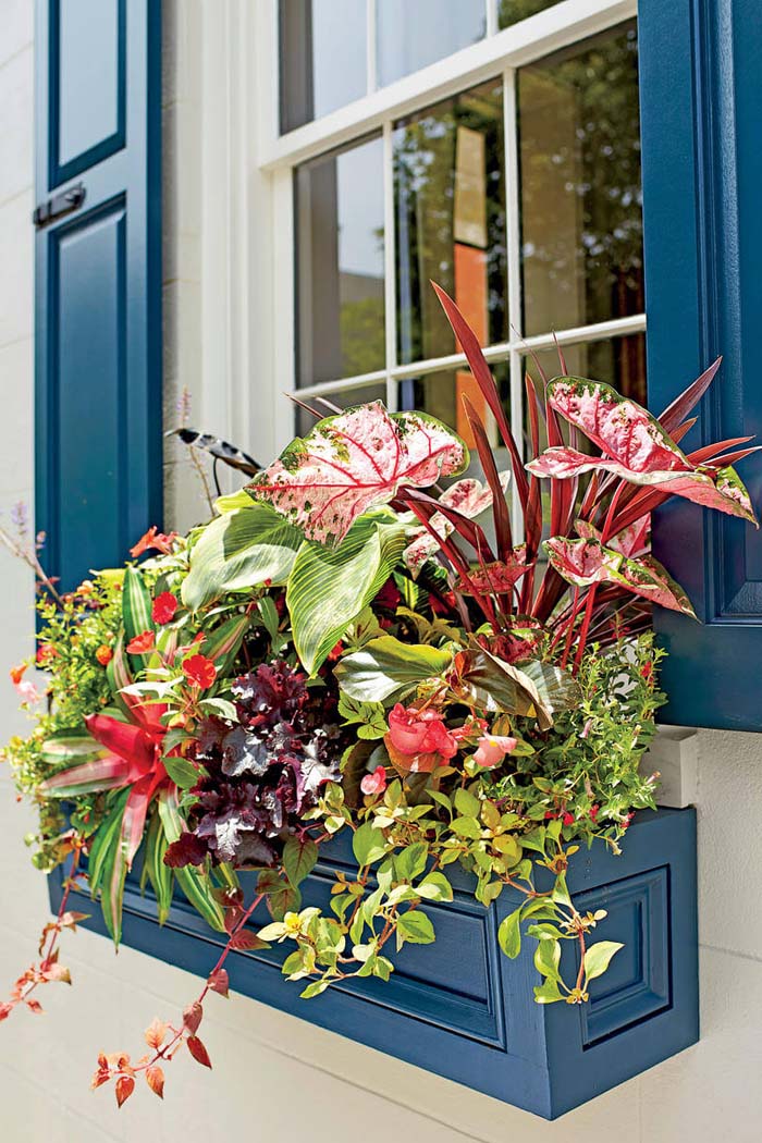 Blue Crown Moulding Window Box #planter #box #window #decorhomeideas