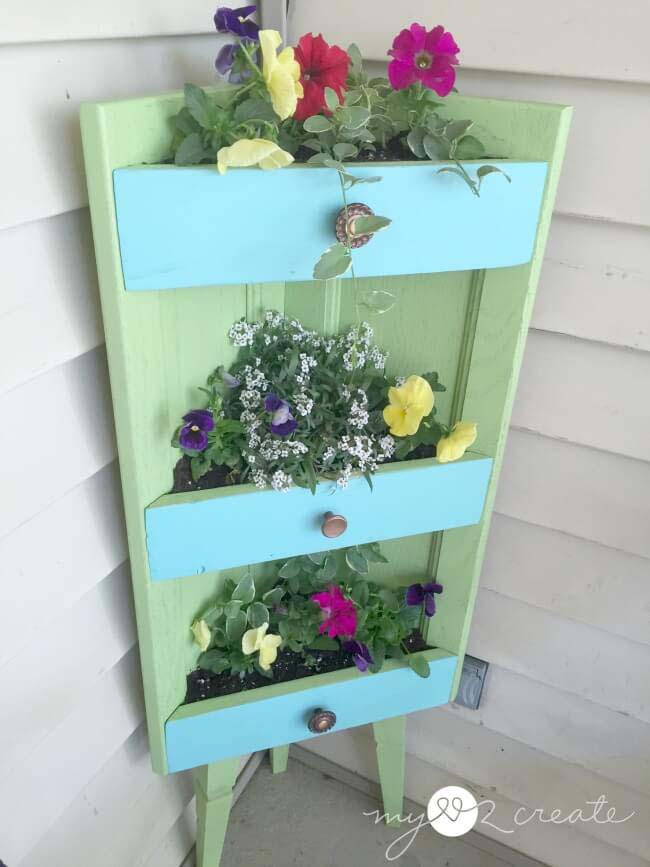 Corner Cabinet Planter #garden #upcycled #diy #decorhomeideas