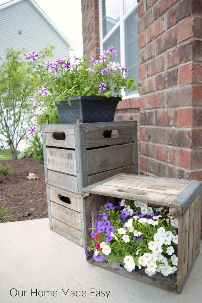 Cubby Crate Porchside Shelves #diy #decor #porch #decorhomeideas