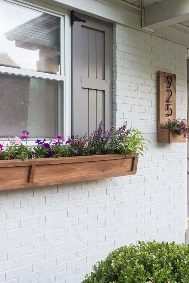 DIY Cedar Window Planters #planter #box #window #decorhomeideas