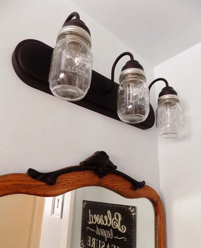 DIY Farmhouse Bathroom Light #diy #masonjar #lights #decorhomeideas