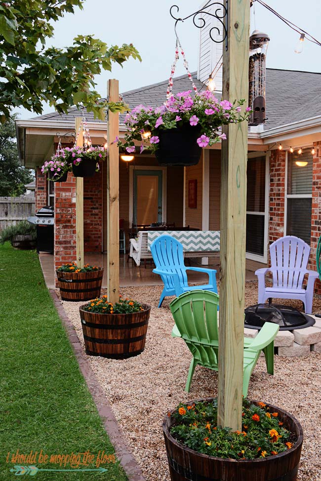 DIY Patio Area with Texas Lamp Posts #diy #patio #decorations #decorhomeideas