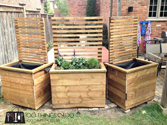 DIY Privacy Screen and Planter #diy #patio #decorations #decorhomeideas