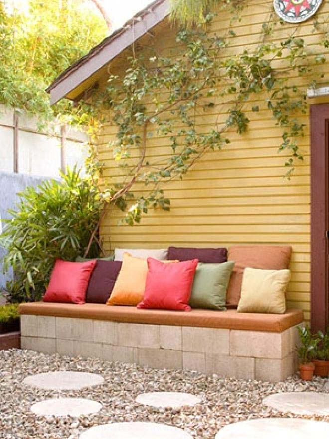 Easy Cinder Block Bench #diy #patio #decorations #decorhomeideas