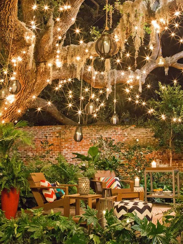 Fairy Lights and Lounge Chairs #diy #patio #decorations #decorhomeideas