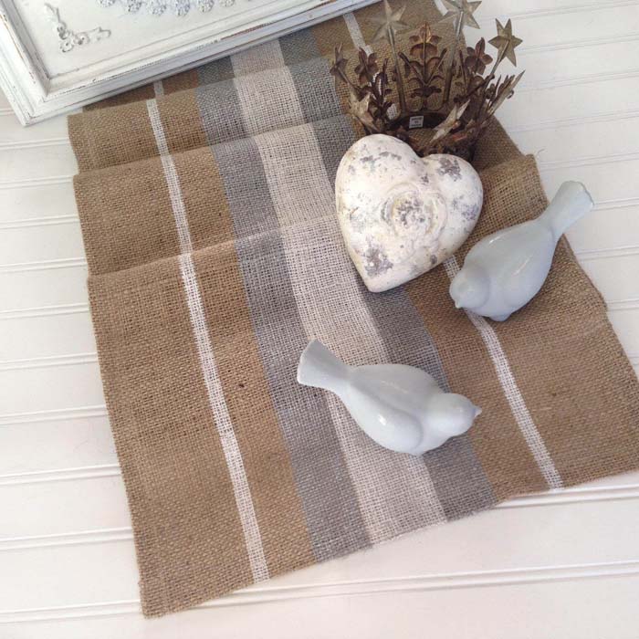 Farmhouse Burlap Table Runner #coastal #beach #decor #decorhomeideas