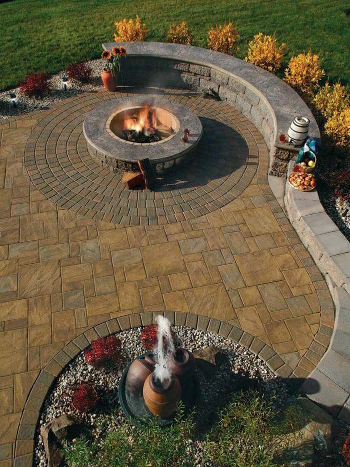 Firepit Alongside a Beautiful Garden Wall #diy #round #firepit #decorhomeideas