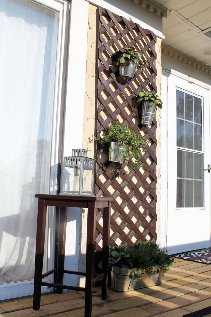 Lattice Wall Hanging with Galvanized Pots #porch #wall #decor #decorhomeideas