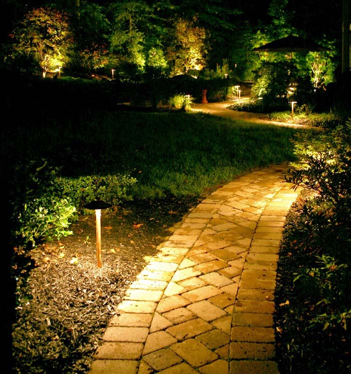 Lights Along the Path #lighting #landscape #garden #decorhomeideas
