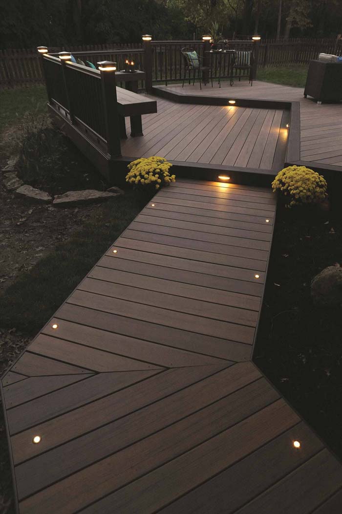 Lights to Mark the Edge of the Path #lighting #landscape #garden #decorhomeideas