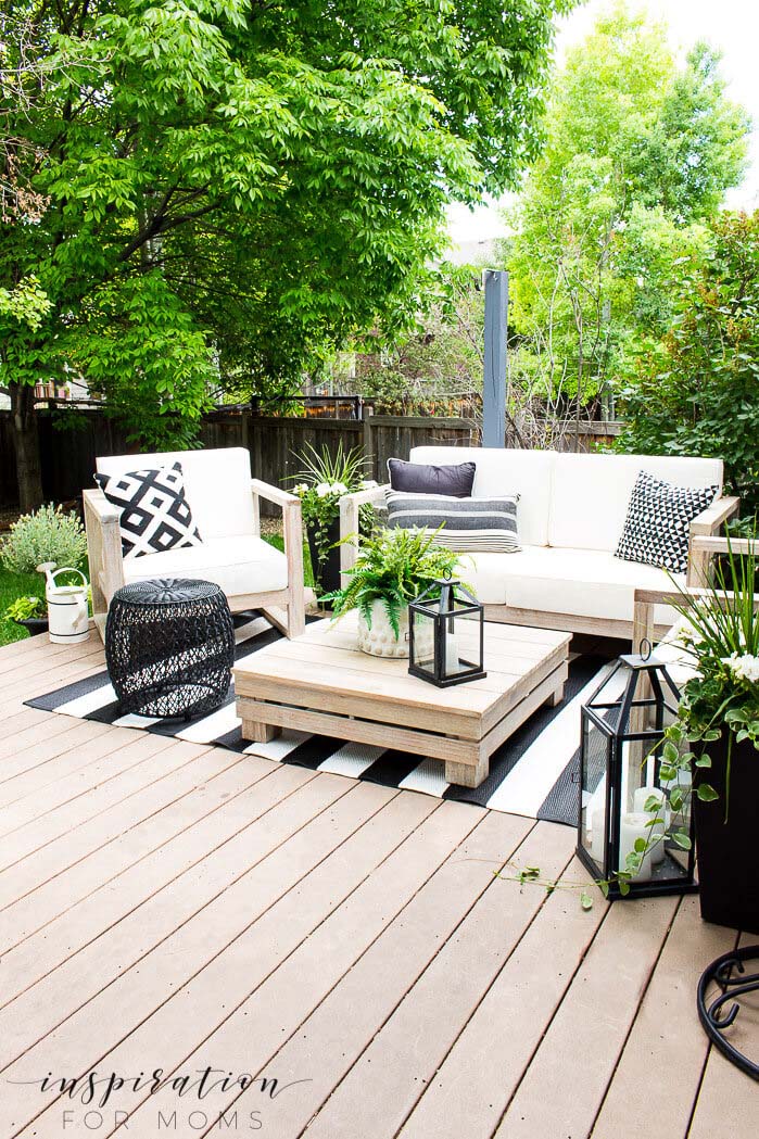 Lounge Area Enhances Outdoor Tranquility #backyard #sitting #area #decorhomeideas