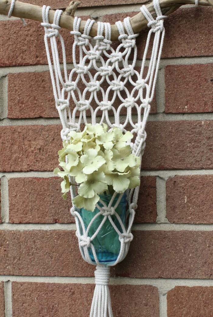 Macrame And Mason Jar Planter #diy #decor #porch #decorhomeideas