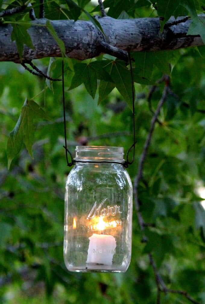 Magical DIY Hanging Mason Jar Lights #diy #masonjar #lights #decorhomeideas