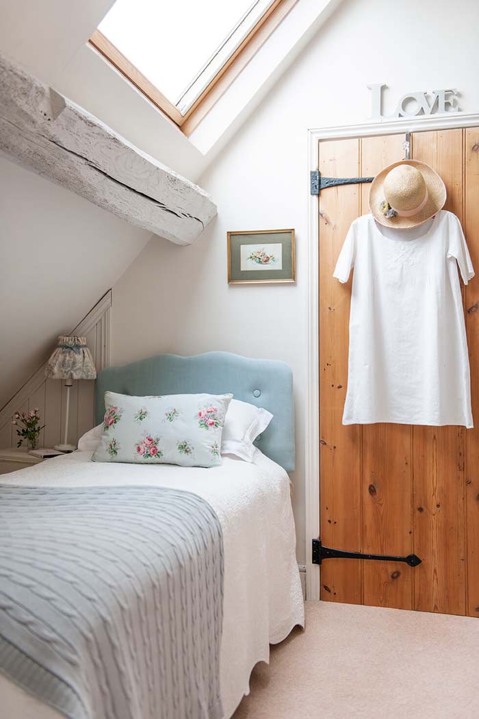 Making the Most of an A-Frame Design #bedroom #small #design #decorhomeideas