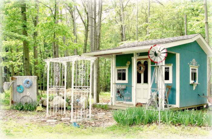 Metal Screen Doors Trio Turned Arbor #garden #upcycled #diy #decorhomeideas