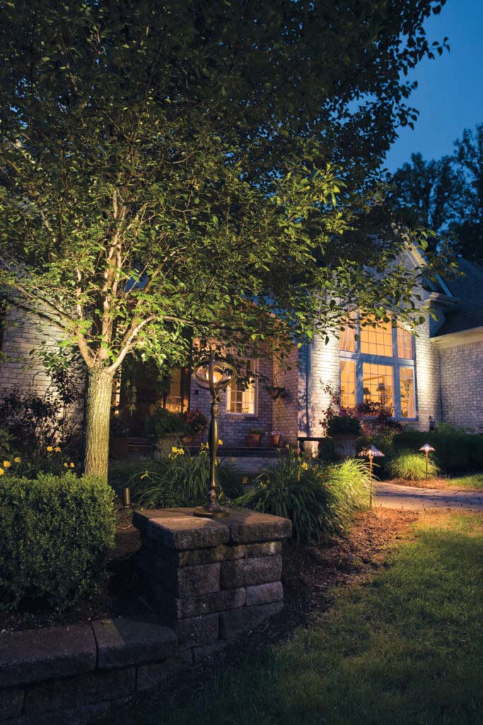 A Mixture of Uplighting and Lanterns #lighting #landscape #garden #decorhomeideas