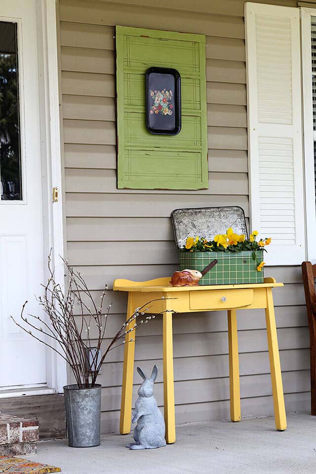 Old Cabinet Door with Hanging Tray #porch #wall #decor #decorhomeideas